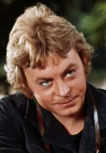 Hywel Bennett