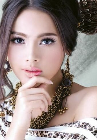 Urassaya Sperbund