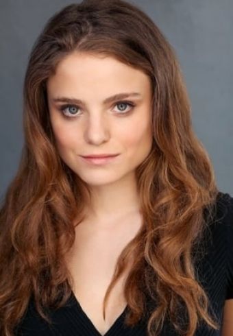 Mia Vallet