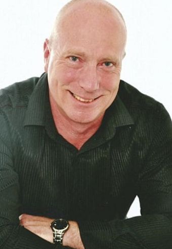 Peter Neaves