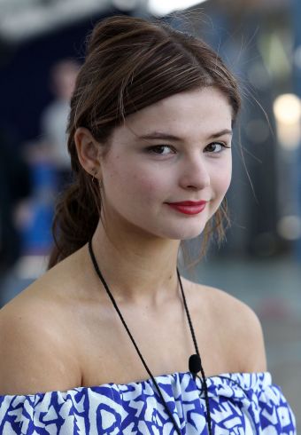 Stefanie Scott