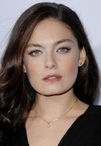Alexa Davalos