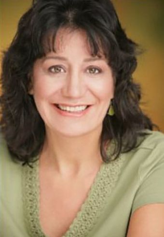 Alejandra Flores