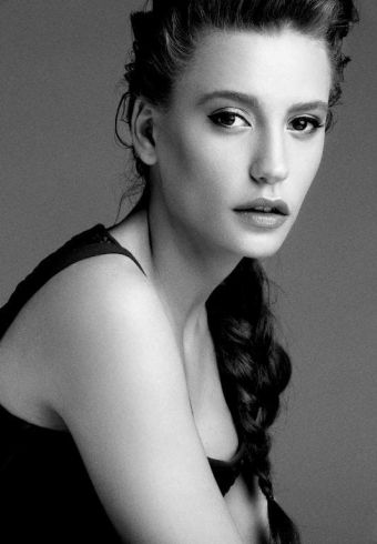 Serenay Sarıkaya