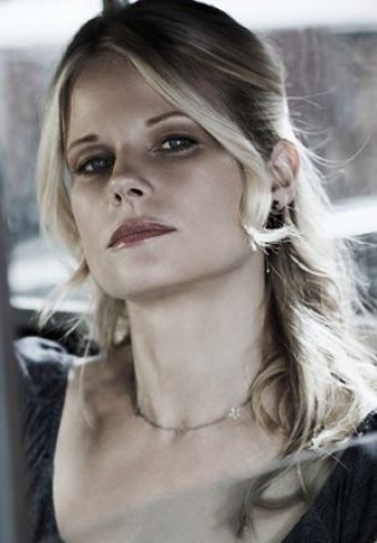 Joelle Carter
