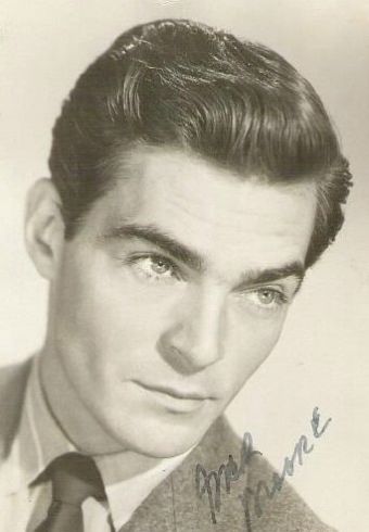 Gar Moore