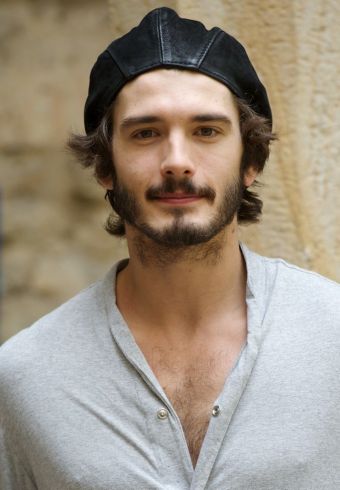 Yon González