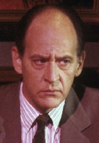 Earl Boen