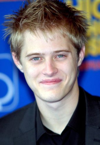 Lucas Grabeel