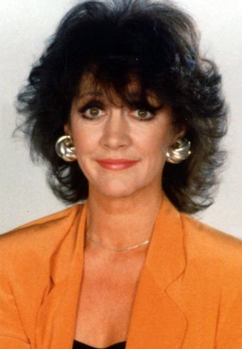 Amanda Barrie