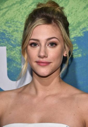 Lili Reinhart