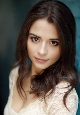 Stephanie Leonidas