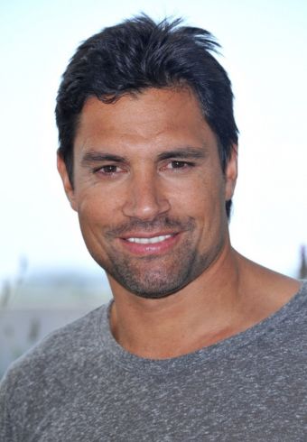 Manu Bennett