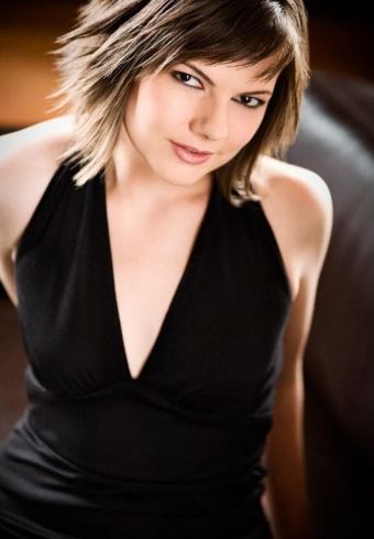 Julia Rhodes