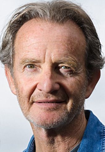 Anton Lesser