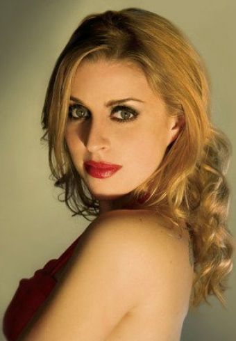 Laura Bertram
