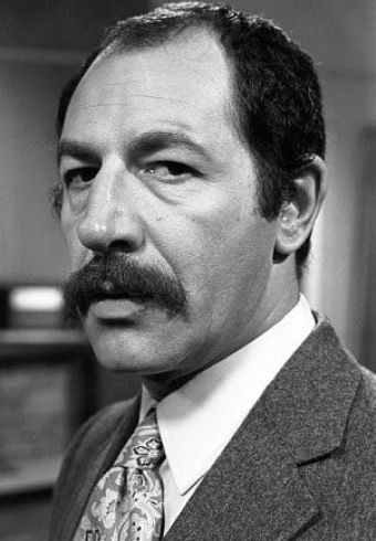 Bernard Kay