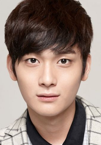 Jo Yoon-woo