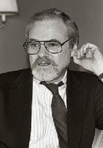 Alan J. Pakula