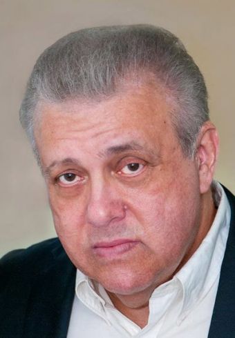 Vic Polizos
