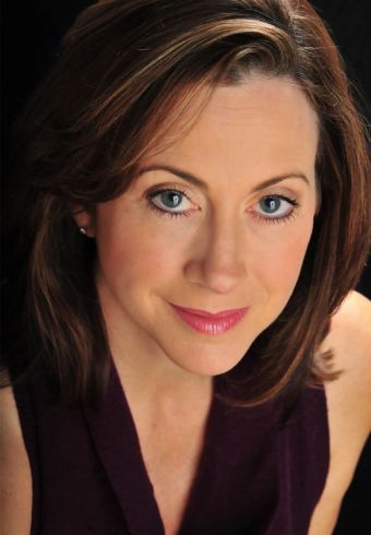Leslie Castay