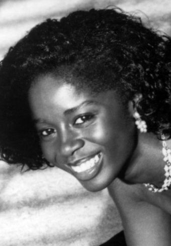Akosua Busia