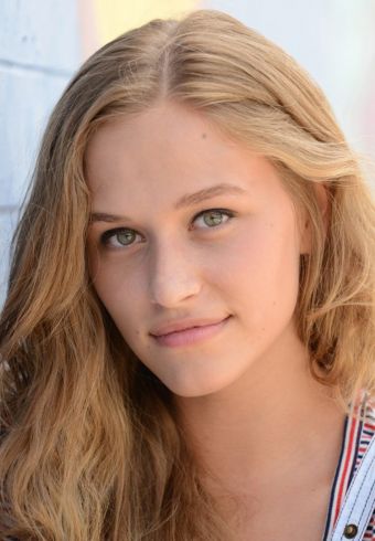 Zoe Graham
