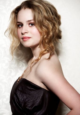 Allie Grant