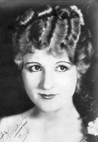 Julia Faye