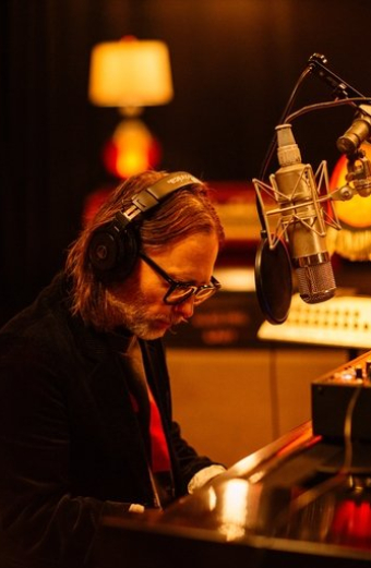 Thom Yorke's 'Suspiria' Session - (Live from Electric Lady Studios)
